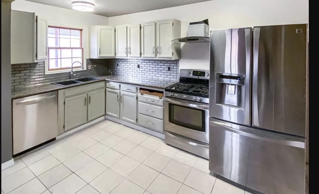 Photo - 2505 E 29th Ave
