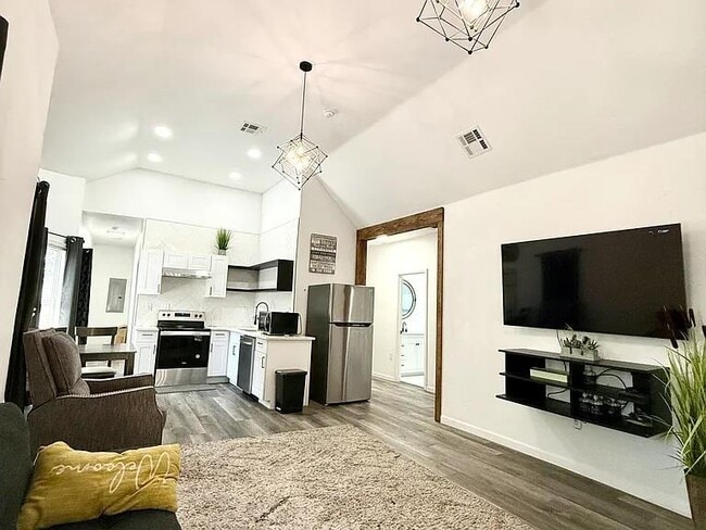 Photo - 1808 NW 8th St
