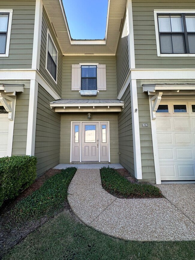 Charming 3 bed 2.5 bath townhouse - Charming 3 bed 2.5 bath townhouse