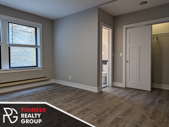 Photo - 4542 N Damen Ave Unidad 210