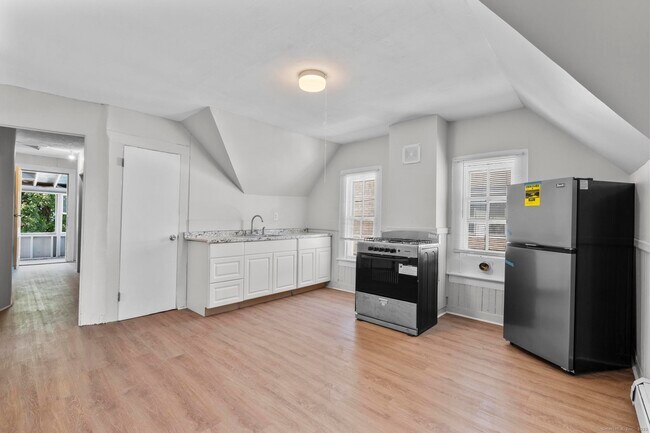 Photo - 155 Babcock St Unit 3