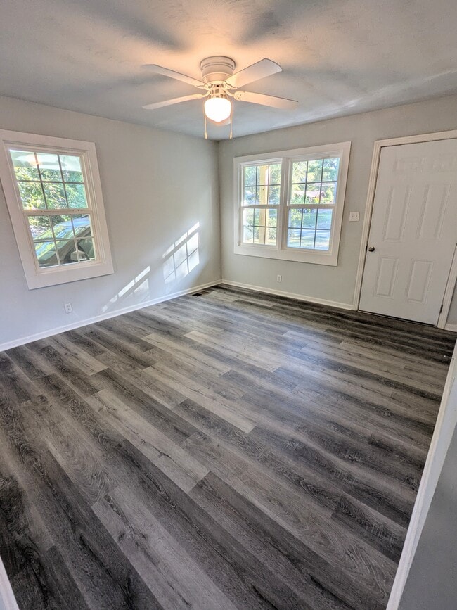 Photo - 205 Hazel Rd