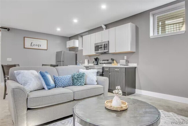 Photo - 140 Seymour St