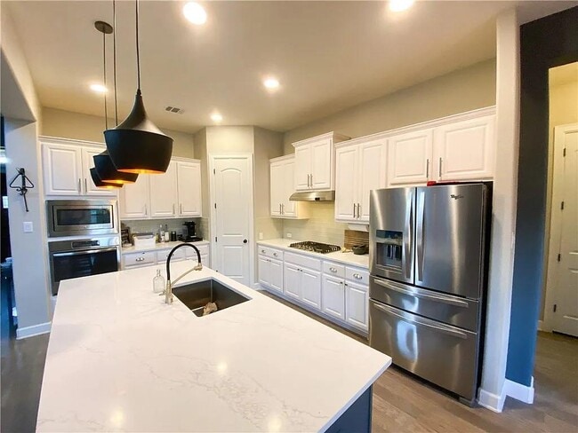 Photo - 113 Canyon Lake Ln