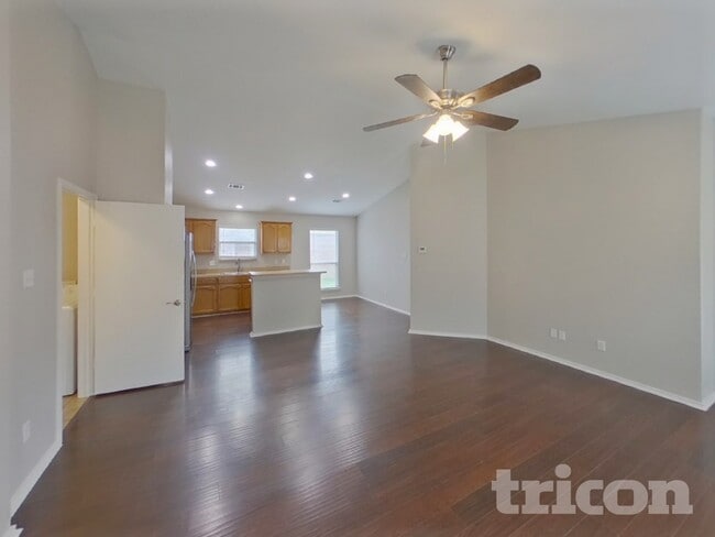 Photo - 1145 Boxwood Dr