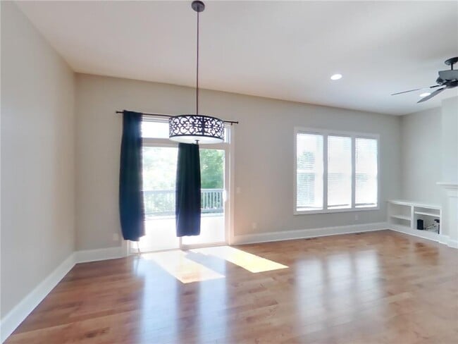 Photo - 19280 Castle Ct