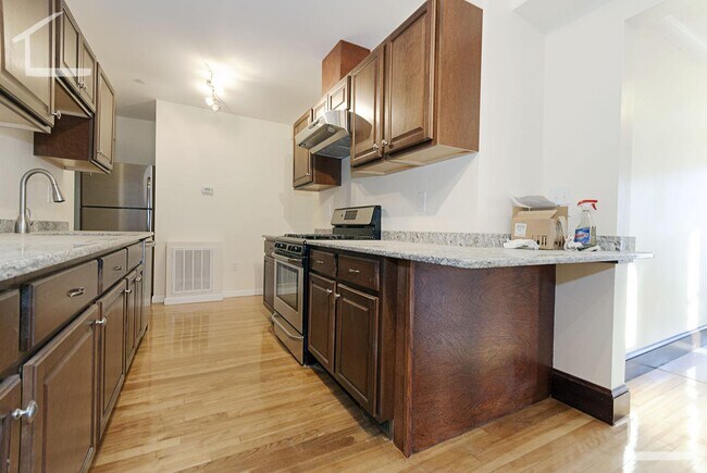 Photo - 21 S Hobart St Unit 2
