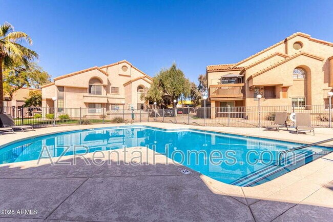 Photo - 819 N College Ave Unidad #I-124