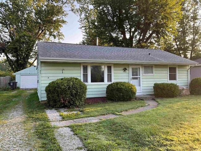 Building Photo - 3406 Three Oaks Dr Rental