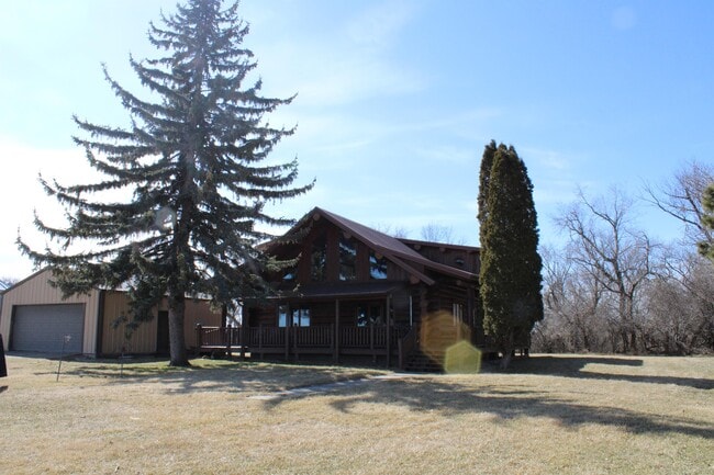 Building Photo - 42673 US-212 Rental