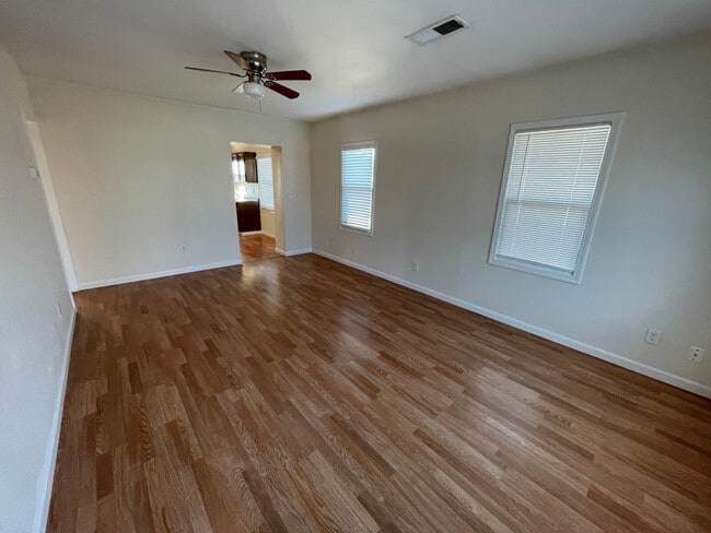 Photo - 1513 Marin St