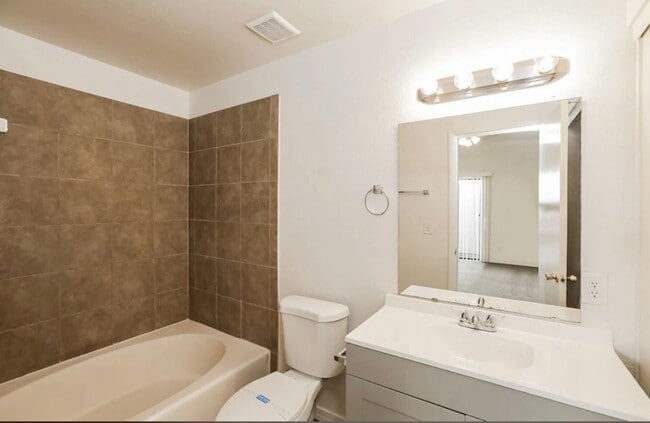 Photo - 8917 W Indianola Ave