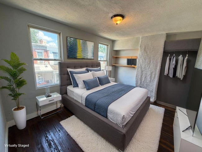 Photo - 708 E Madison St