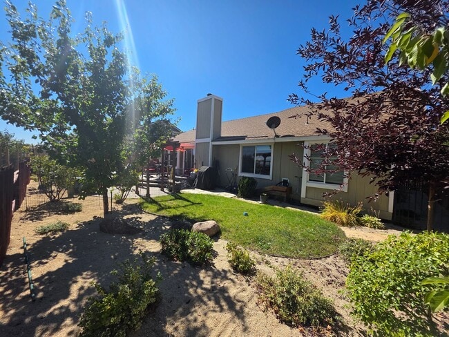 Photo - Northwest 4 bedroom, 2 bath with AMAZING V...