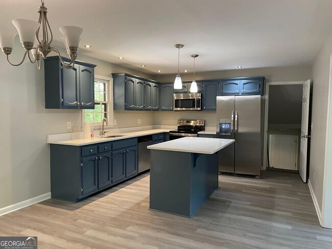 Photo - 220 Freestone Dr