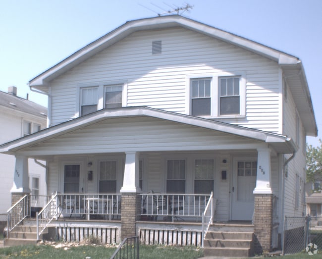 Building Photo - 897 Thomas Rd Rental