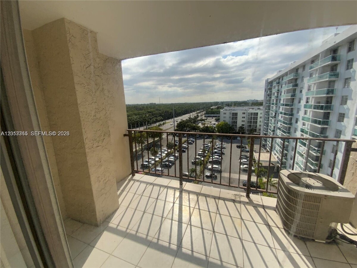 Photo - 2903 N Miami Beach Blvd Unit 905