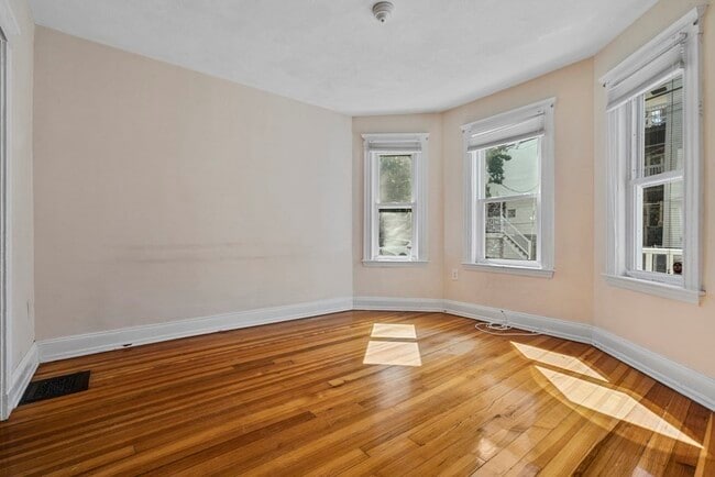 Photo - 31 Harold St Unit c