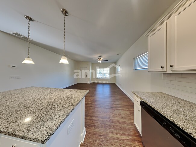 Photo - 112 Oscar Way