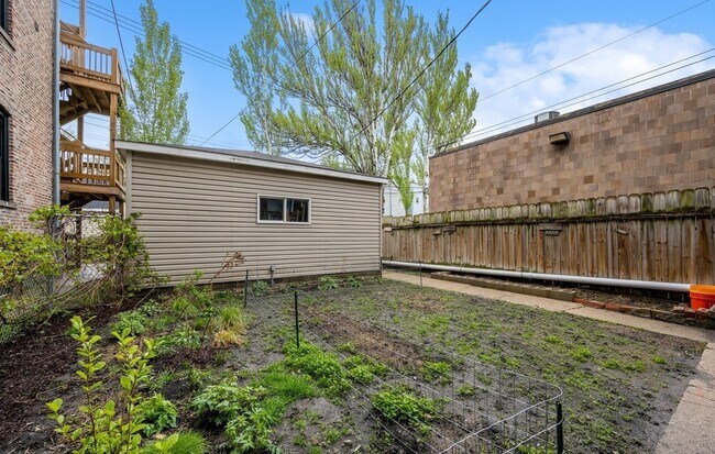 Photo - 1359 N Rockwell St Unit 1