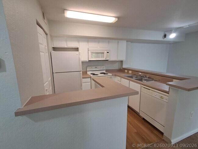 Photo - 181 SW Palm Dr Unit 204