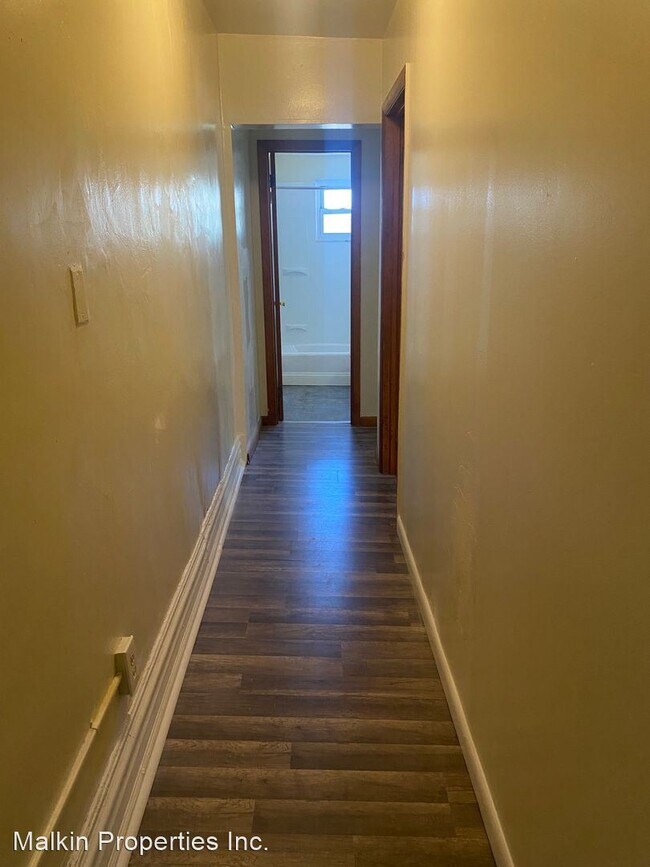 Photo - 3 br, 1 bath House - 565 McMasters Ave