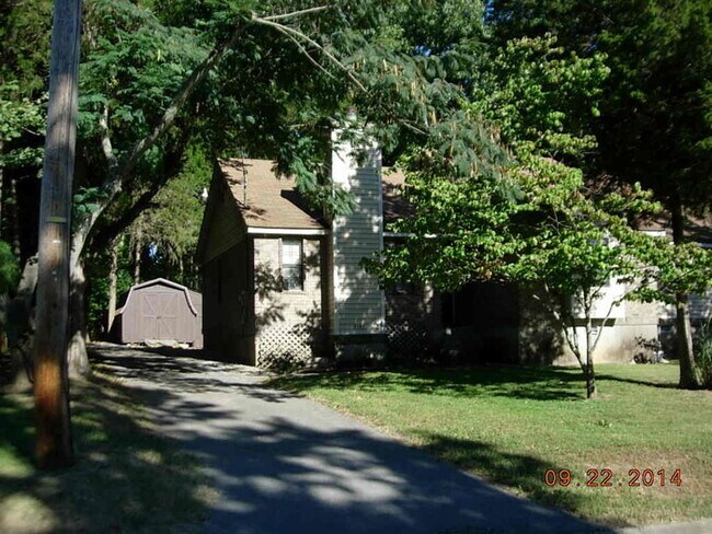 Photo - 2 Bedroom 1 bath duplex in Hermitage
