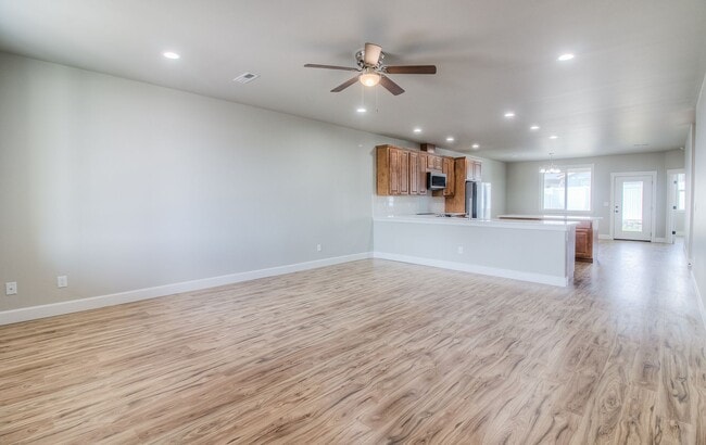 Photo - GorgeousBuilt Home in West Valley
