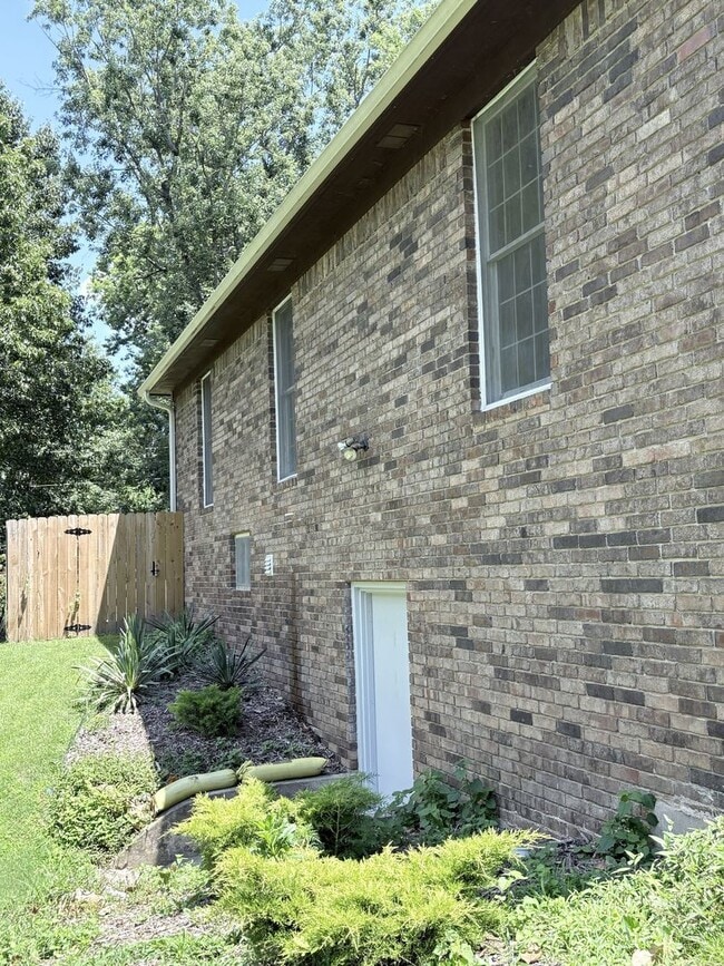 Photo - 1365 W Twin Springs St