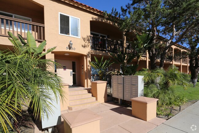 Clairemont Arms - Clairemont Arms