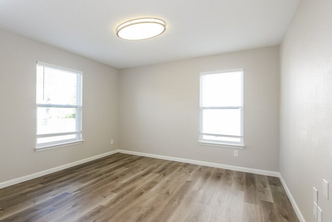 Photo - 10523 Ballard Dr