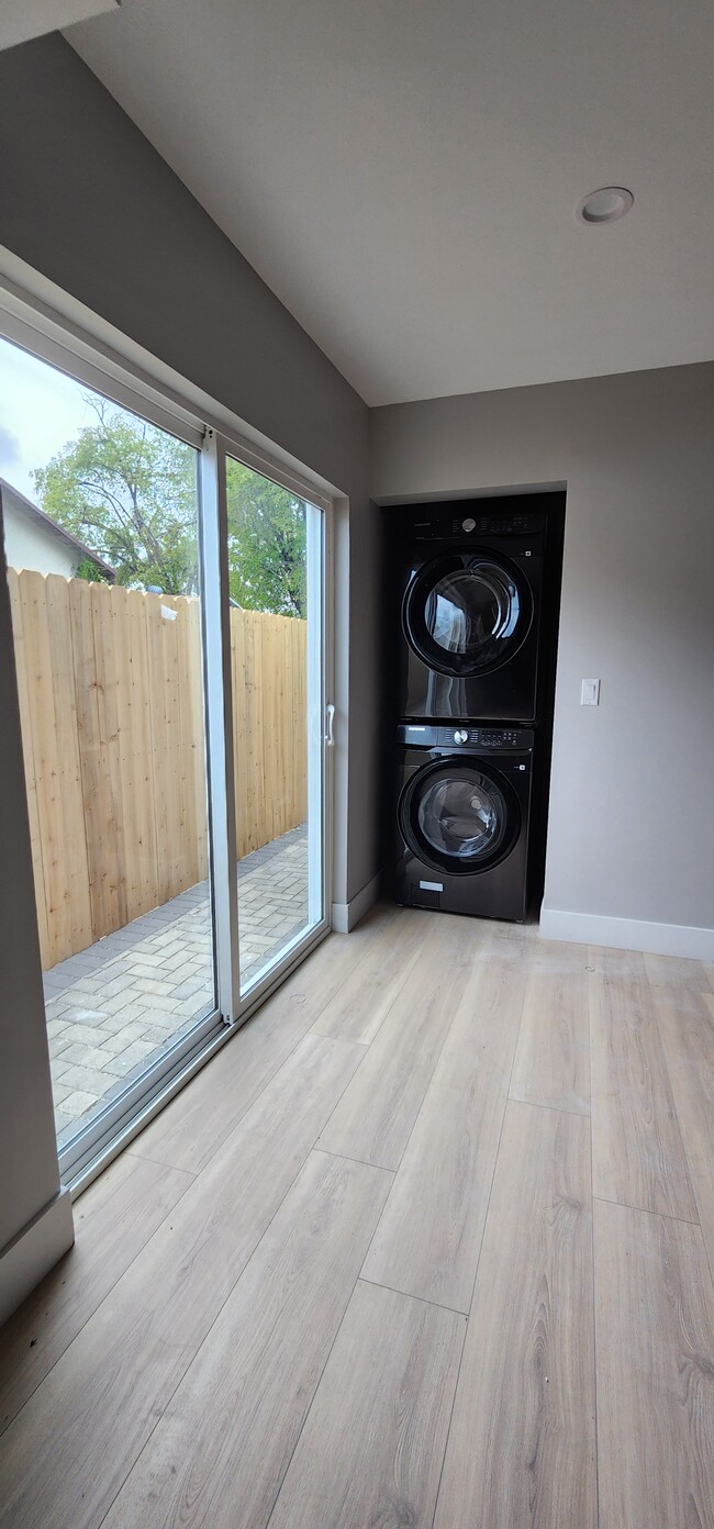 Photo - 5725 Klump Ave Unit 5725