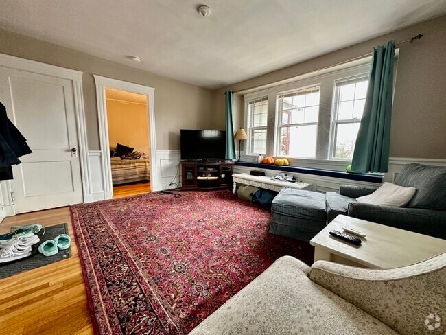 Building Photo - 102 Bennett St Unit 2 Rental