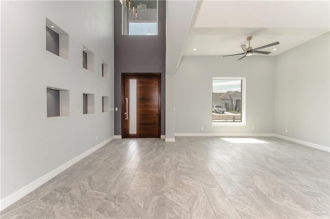 Photo - 38 Lago Delton