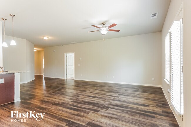 Photo - 1025 Parkers Cv