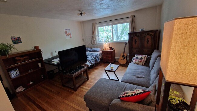 Photo - 19 Hunting St Unit 2