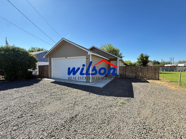 Building Photo - 1215 Arkansas Ave