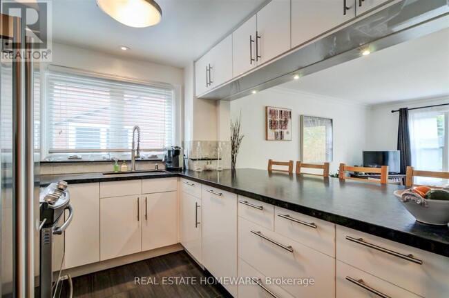 Photo - 21 Love Crescent Unit Main Floor