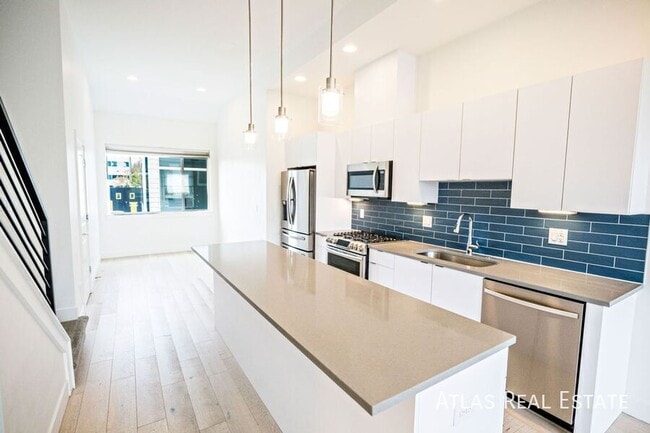 Building Photo - 2016 N Bryant St Unit 102