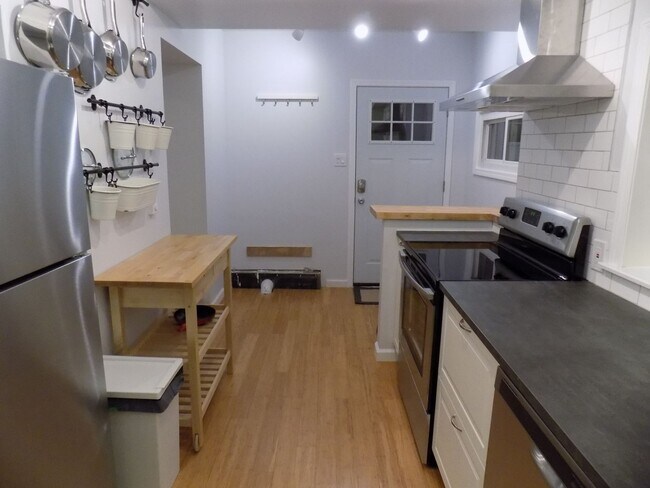 Building Photo - 3621 Childs St Unit 2