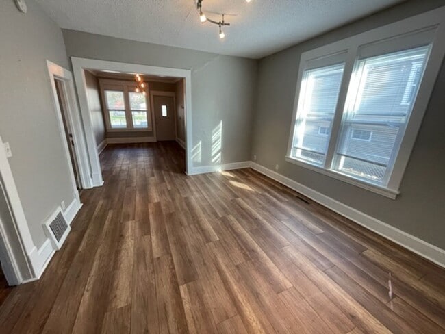 Photo - 1648 Bush Ave Unit 1