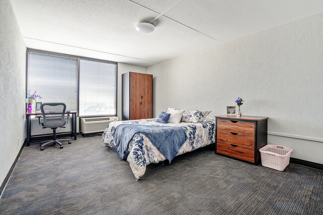 Central Plaza Living