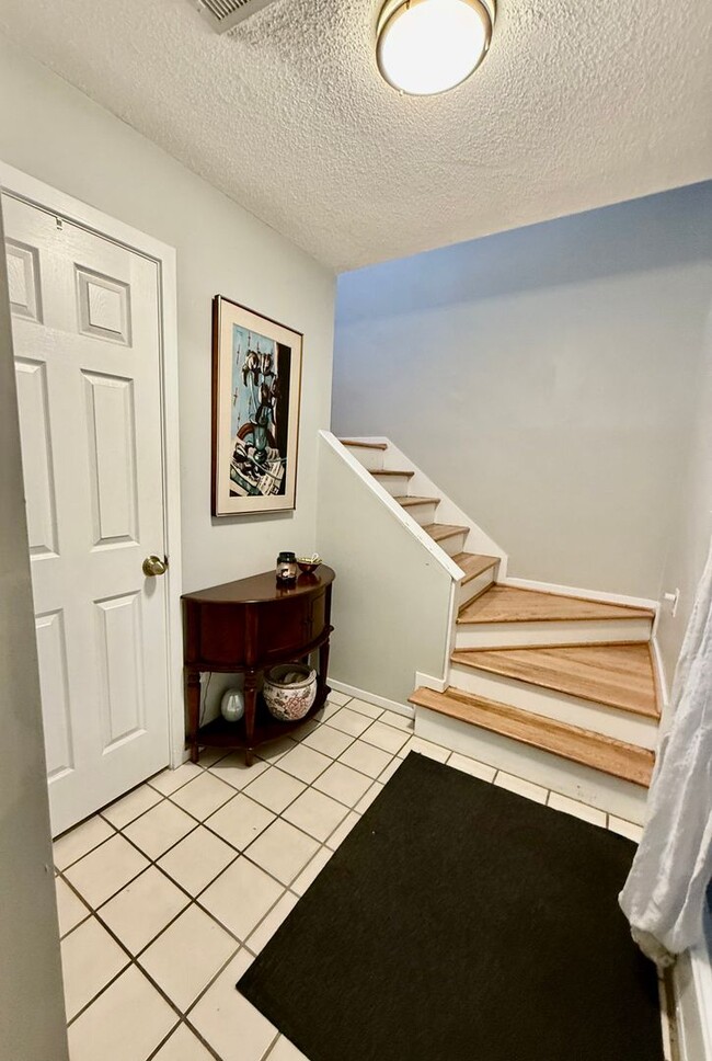 2306 Bergen Ct