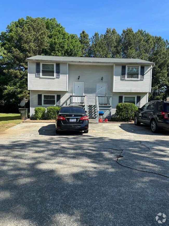Building Photo - 2507 Camellia Dr Unit A Rental