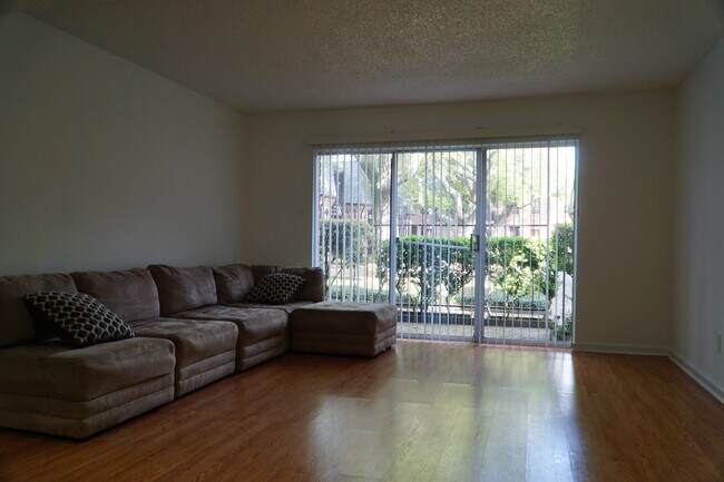 Una gran cantidad de luz natural - 711 Holiday Dr Unidad 31