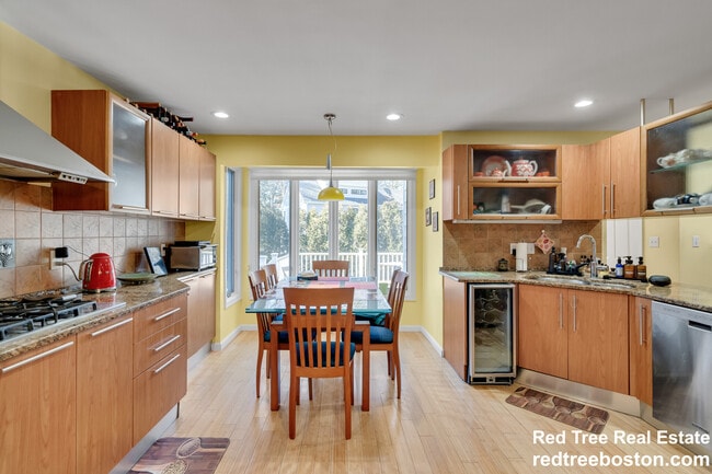 Photo - 829 Chestnut St