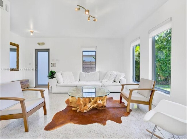 Photo - 7537 W Treasure Dr