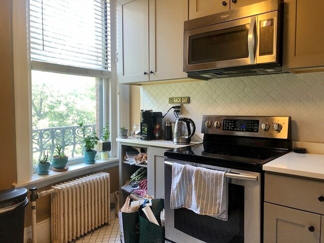 Building Photo - 259 Beacon St Unit 32
