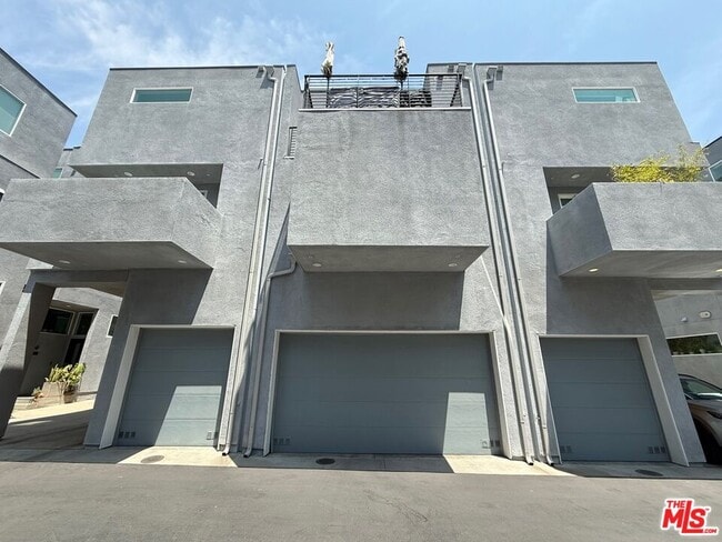 Photo - 2931 1/2 Denby Ave