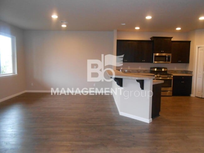 Photo - Newer NW Portland/Bethany Home Located In Abby Creek!